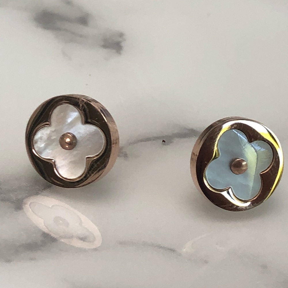 Mother of pearl flower Blossom earrings pink gold